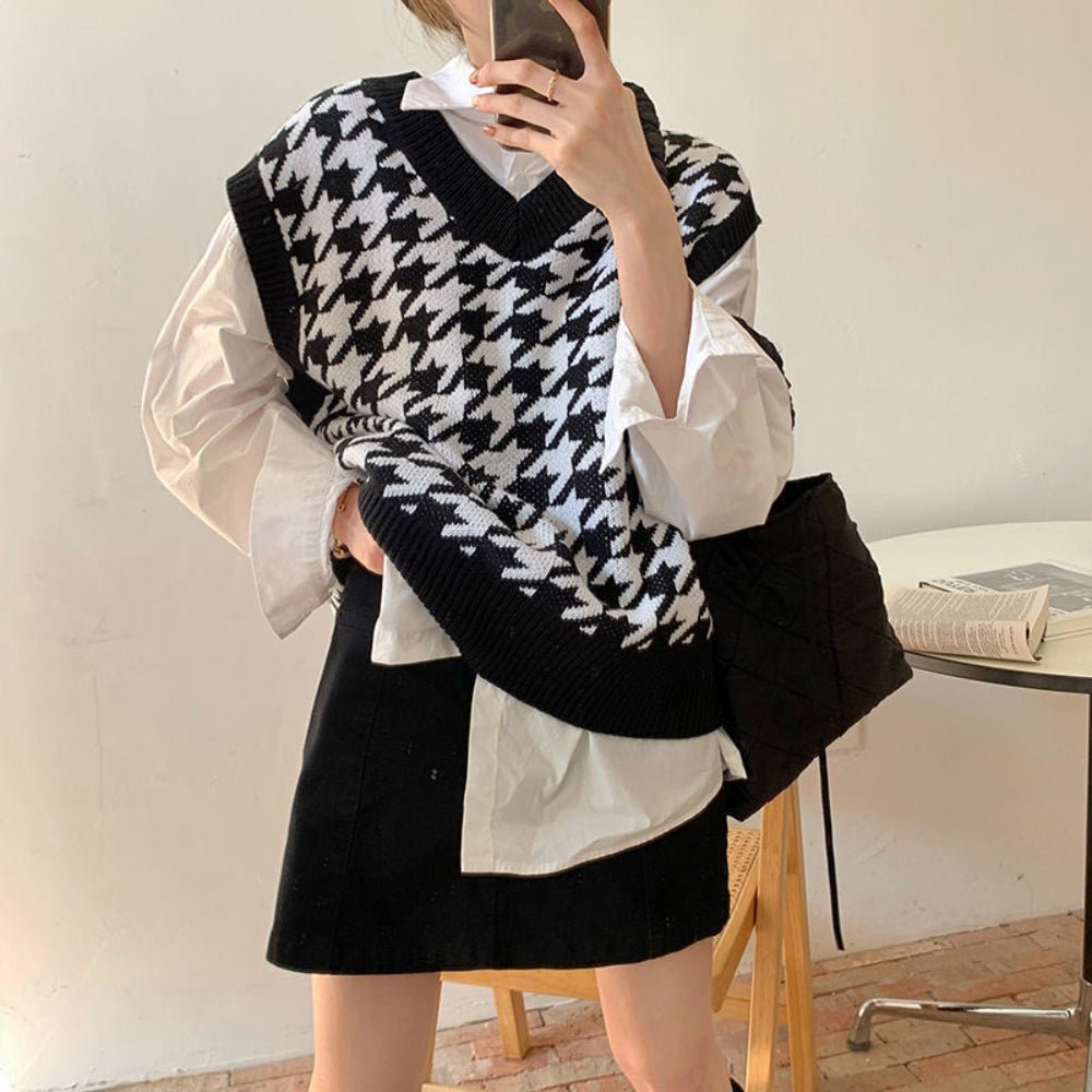 Plaid V - neck Sleeveless Knitted Loose Oversized Sweater - Body Central