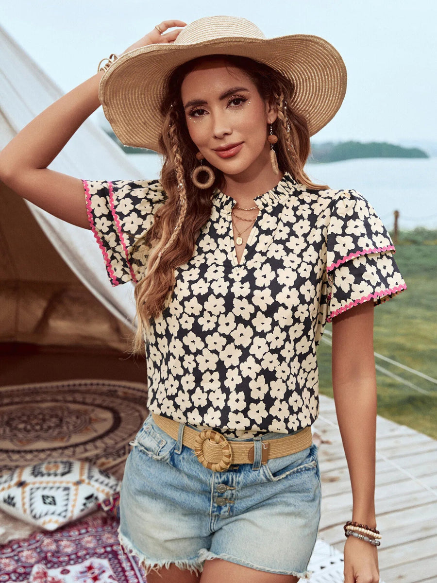 Floral Print Short Sleeve Blouse with Contrast Trim - Body Central