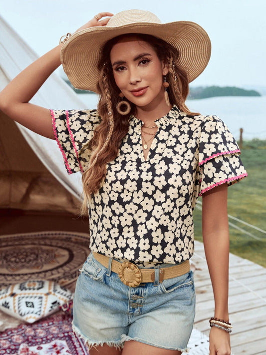 Floral Print Short Sleeve Blouse with Contrast Trim - Body Central