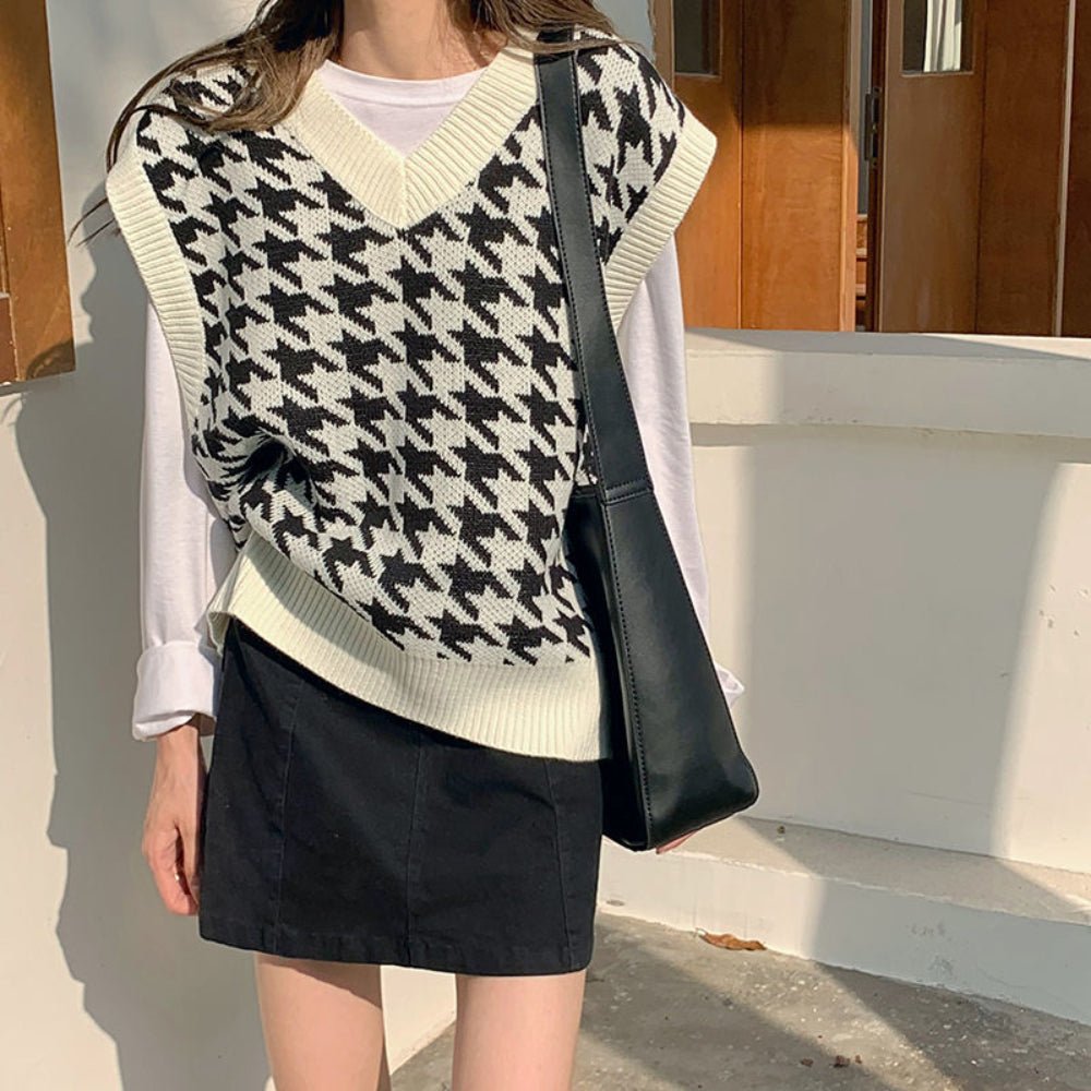 Plaid V - neck Sleeveless Knitted Loose Oversized Sweater - Body Central